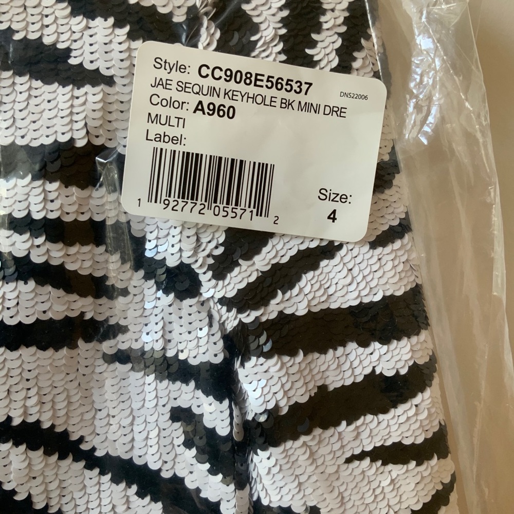 ALICE + OLIVIA JAE MULTI SEQUIN KEYHOLE MINI DRESS - Picture 2 of 16